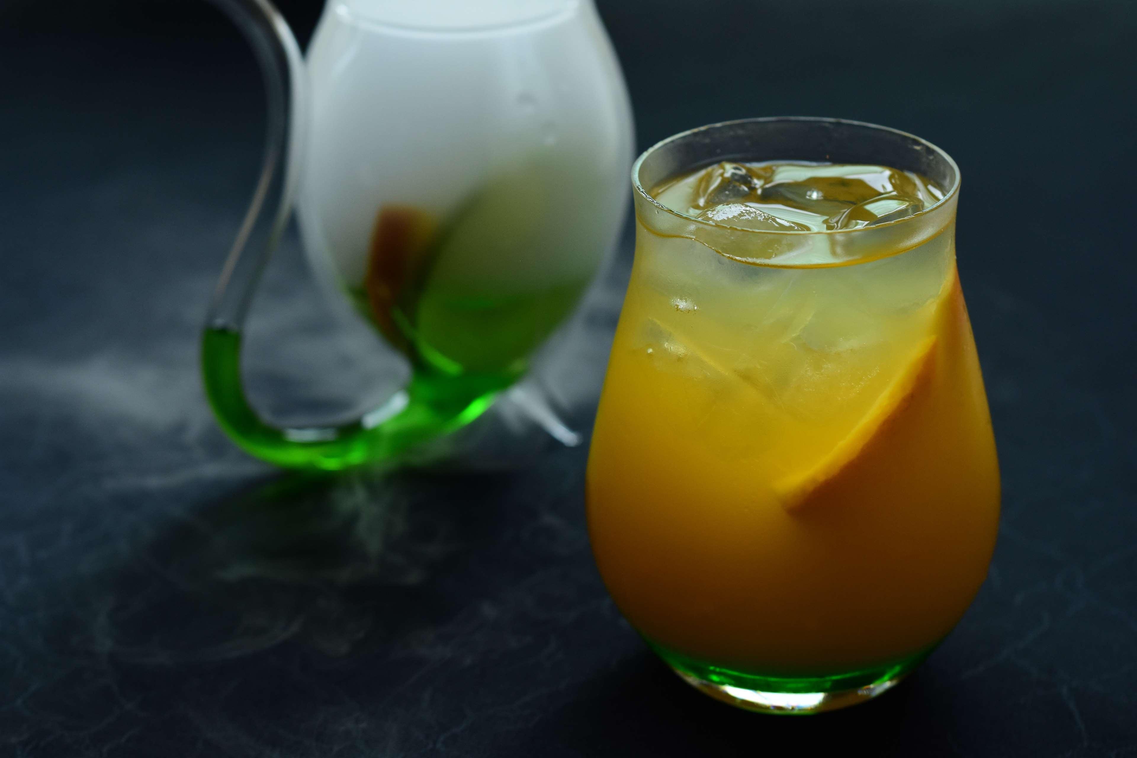 Hilton Mumbai International Airport Hotel Exteriör bild A glass of orange juice