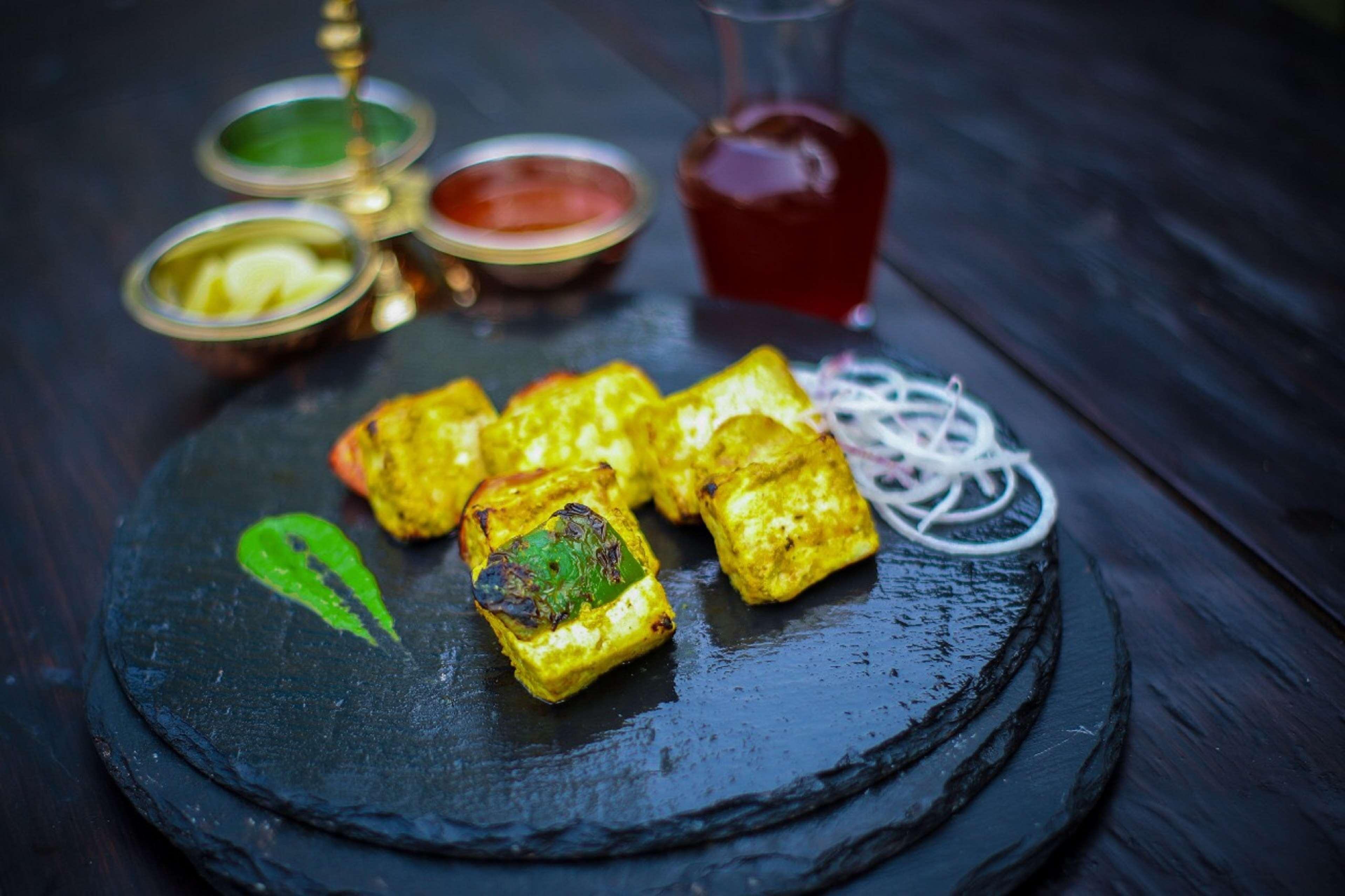 Hilton Mumbai International Airport Hotel Exteriör bild Paneer tikka