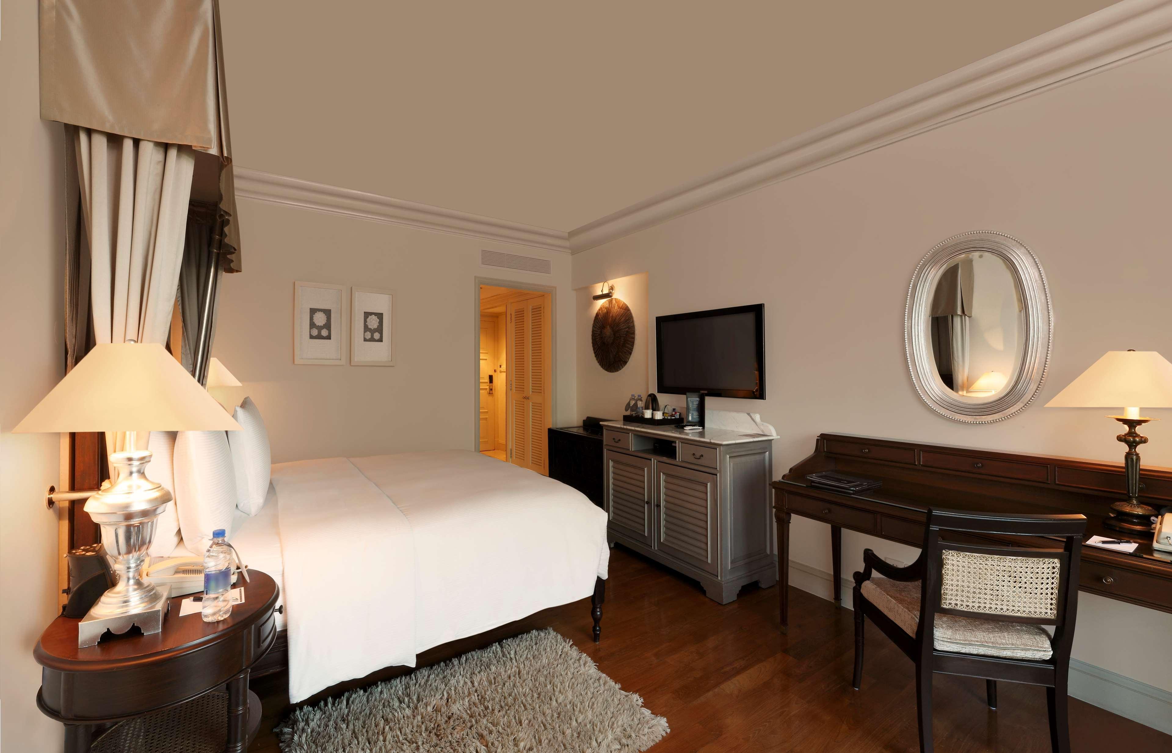 Hilton Mumbai International Airport Hotel Exteriör bild A room at the hotel