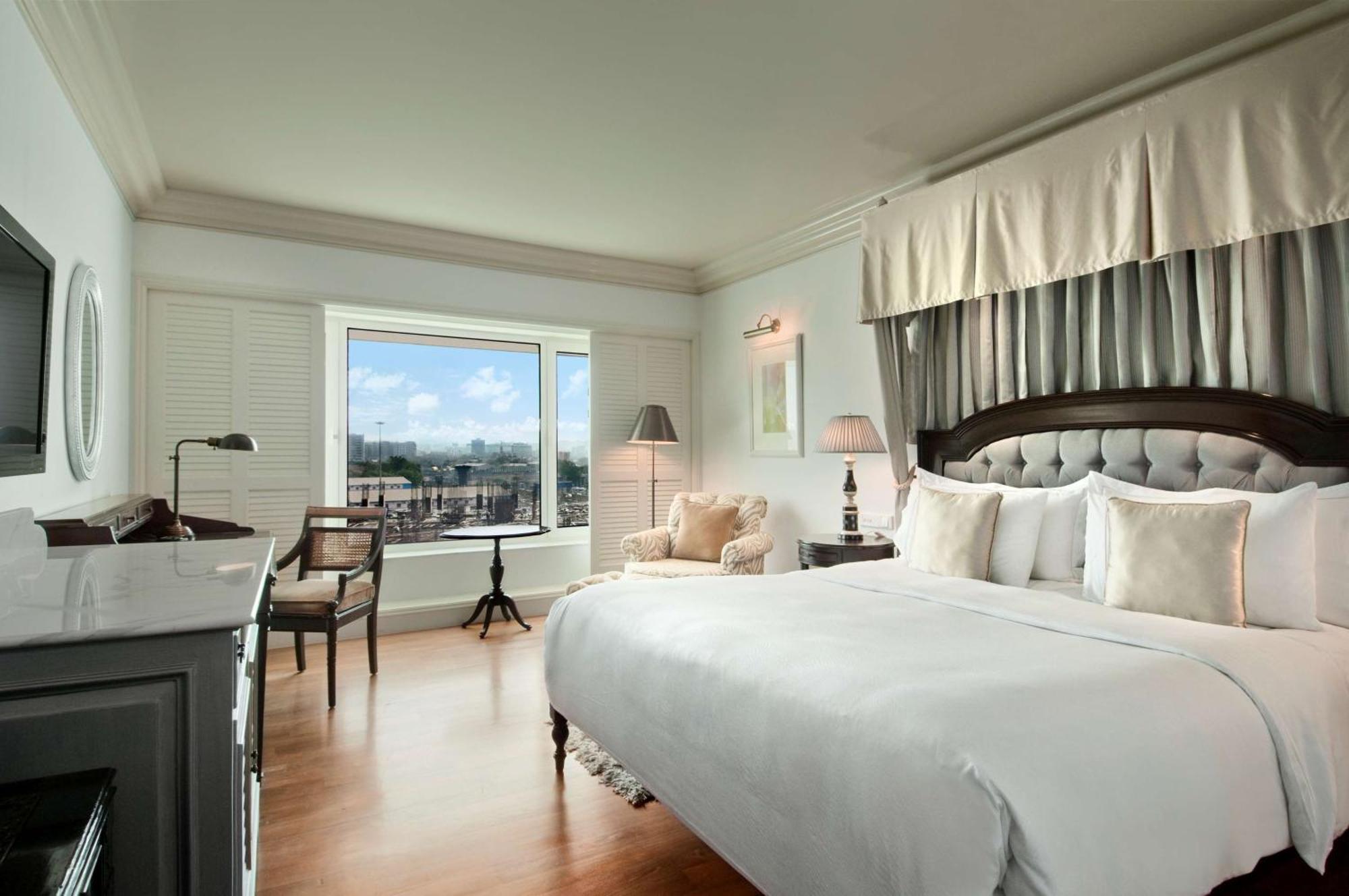 Hilton Mumbai International Airport Hotel Exteriör bild A guest room at the Mandarin Oriental Washington DC