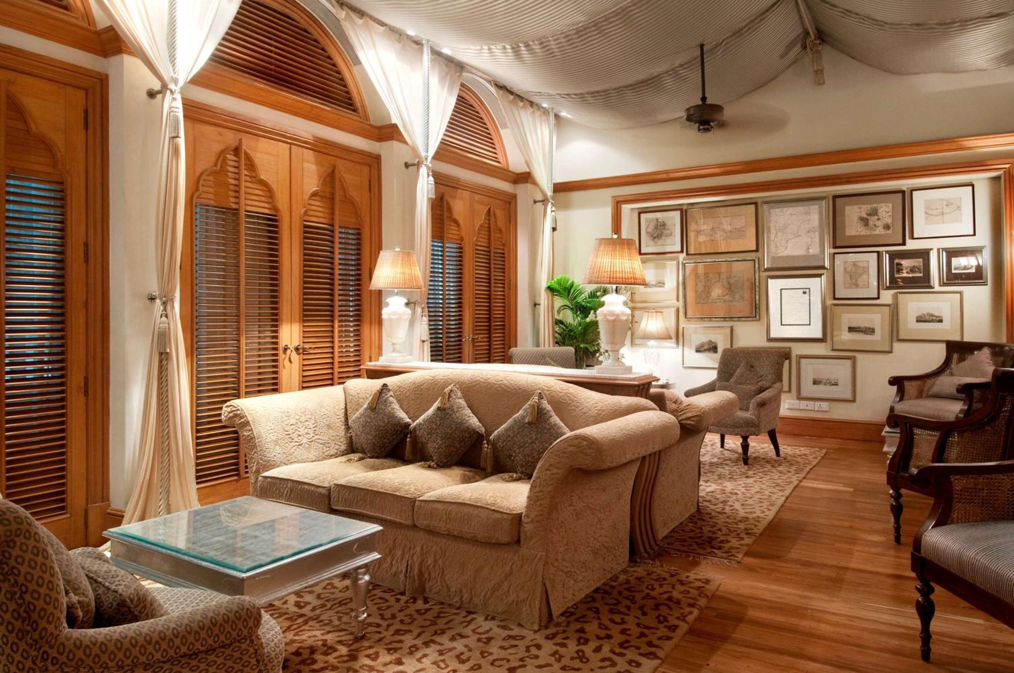 Hilton Mumbai International Airport Hotel Exteriör bild The living room of a suite at the Mandarin Oriental, Bangkok
