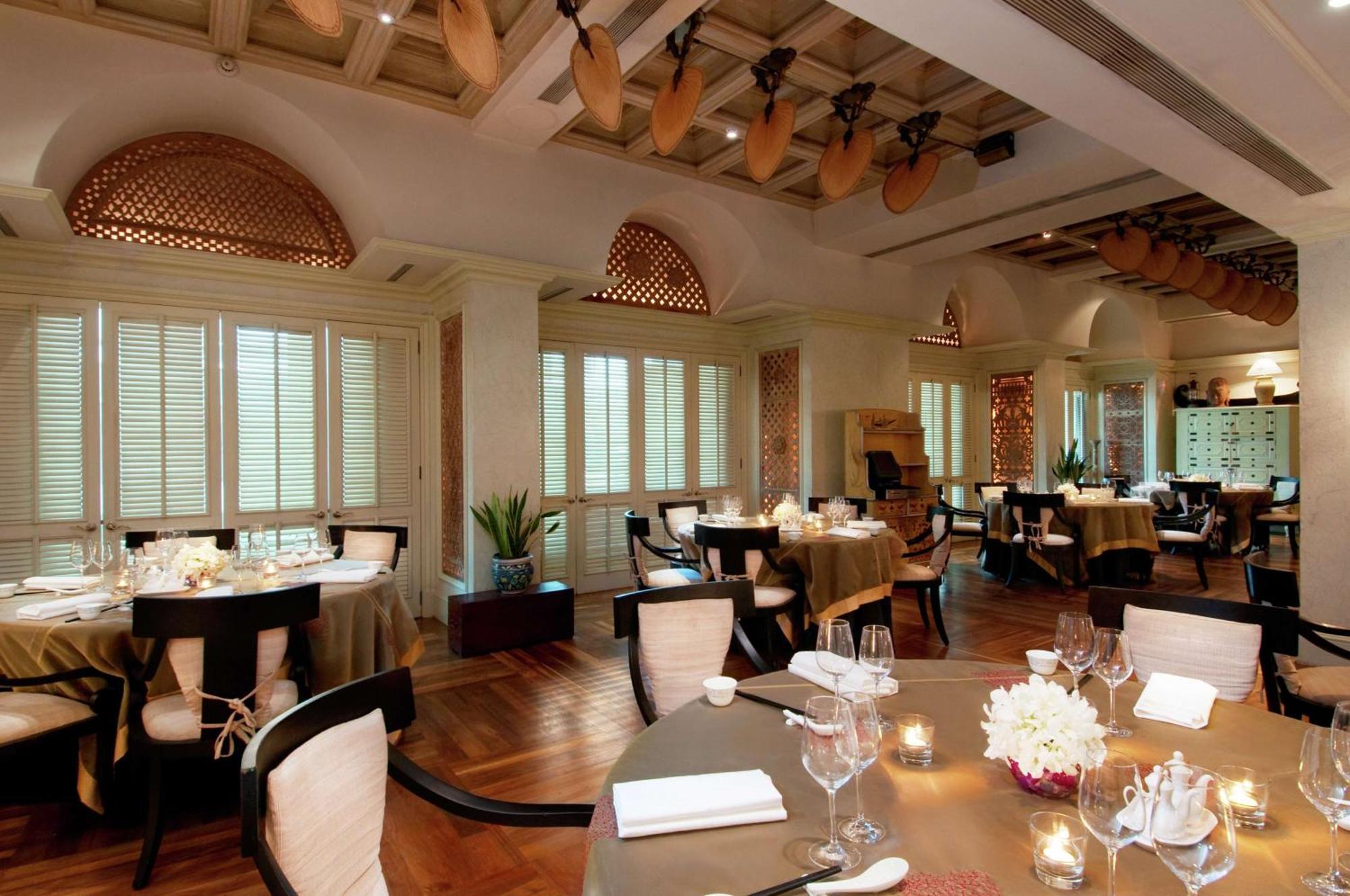 Hilton Mumbai International Airport Hotel Exteriör bild The interior of the restaurant